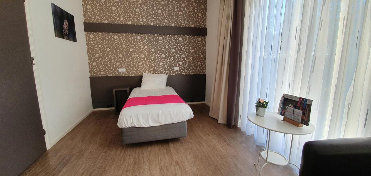 B&B Hotel De Vrije Vogel Elsloo  Экстерьер фото